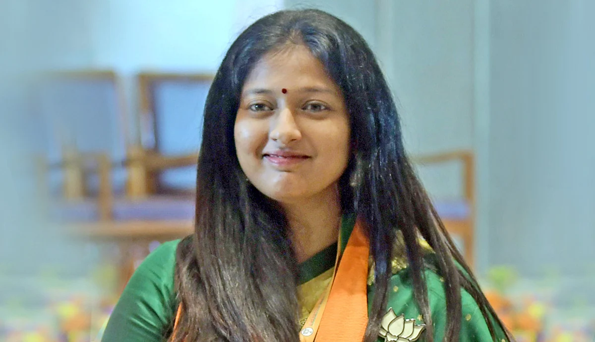 காயத்ரி ரகுராம்