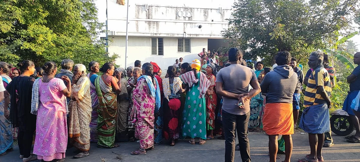 என் மனைவியை வெட்டிக் கொன்று விட்டேன்: காவல் நிலையத்தில் சரணடைந்த டிராக்டர் டிரைவர்