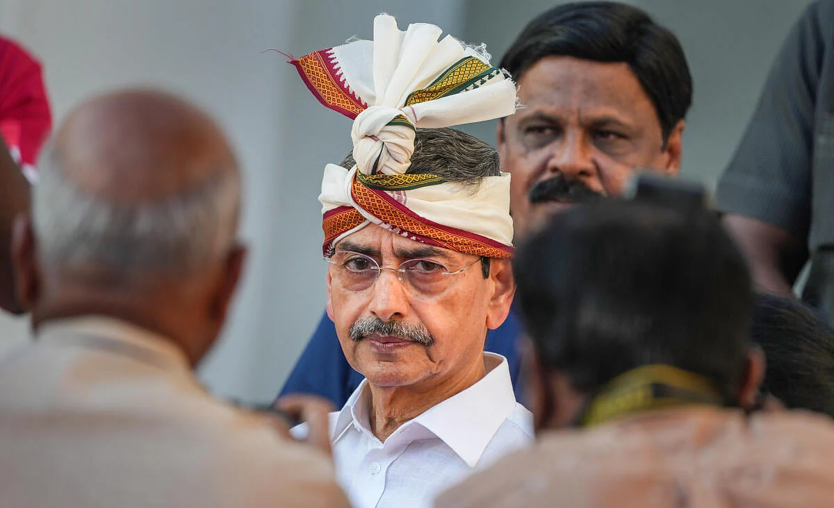 ஆளுநருடன் மோதல்: மக்கள் பிரச்சினைகளை மறக்கடிக்கும் திமுகவின் உத்தியா?