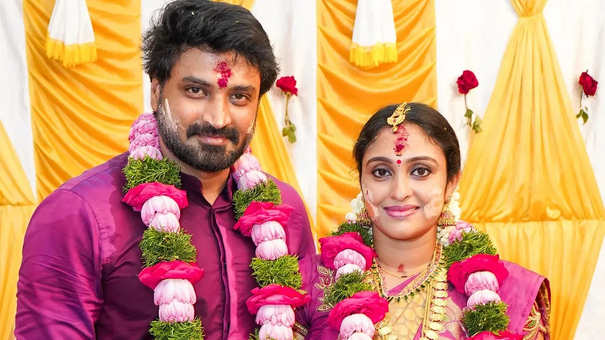 சின்னத்திரை நடிகர் செந்தில்- நடிகை ஸ்ரீஜாவுக்கு ஆண் குழந்தை!