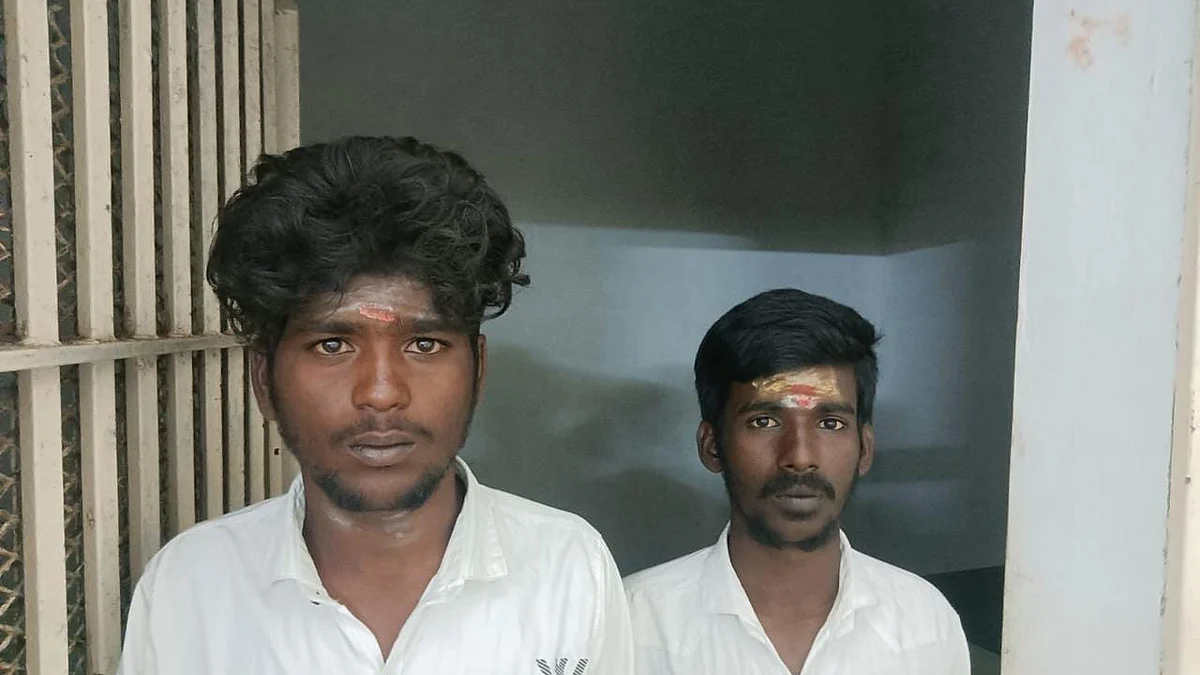 பக்தர் வேடத்தில் தப்பிய இருவர் கைது