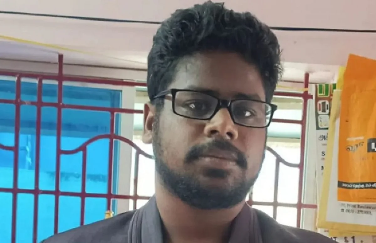 சீனாவில் மாணவரின் உடல் அடக்கம்: காணொளியில் மகனின் முகத்தைப் பார்த்த பெற்றோர்: கண்கலங்க வைத்த சம்பவம்