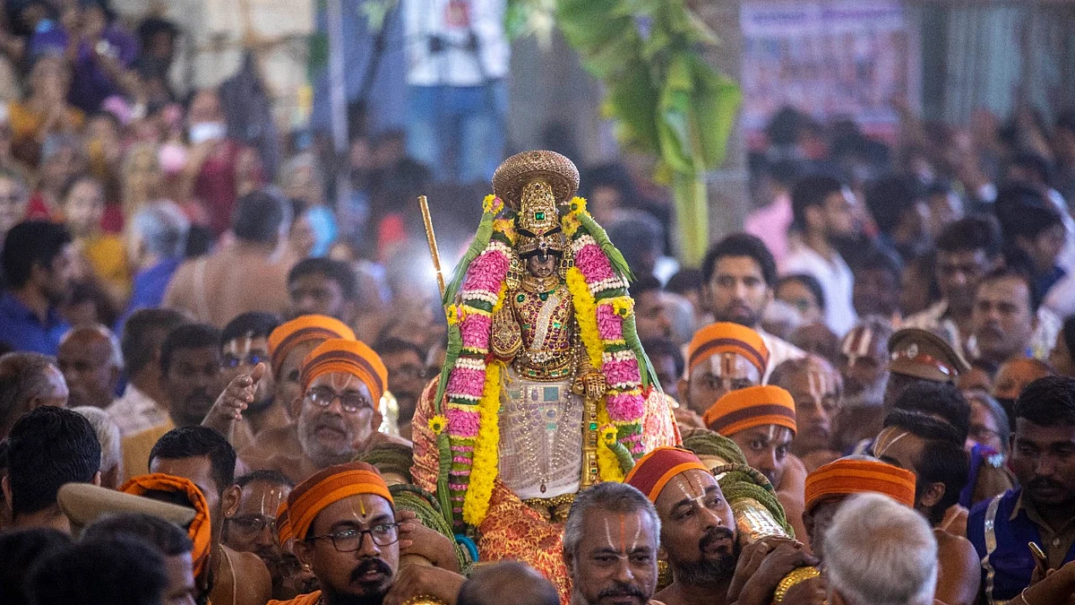 ஸ்ரீரங்கத்தில் சொர்க்கவாசல் திறப்பு: அமைச்சர் உட்பட லட்சக்கணக்கானோர் பங்கேற்பு