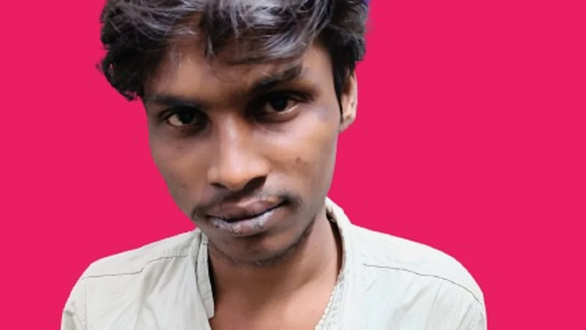 சில்மிஷம் செய்த இளைஞர்கள்; வீட்டு முன் அலறிய மனைவி: ஓடிவந்த கணவர் மீது கொடூரத் தாக்குதல்
