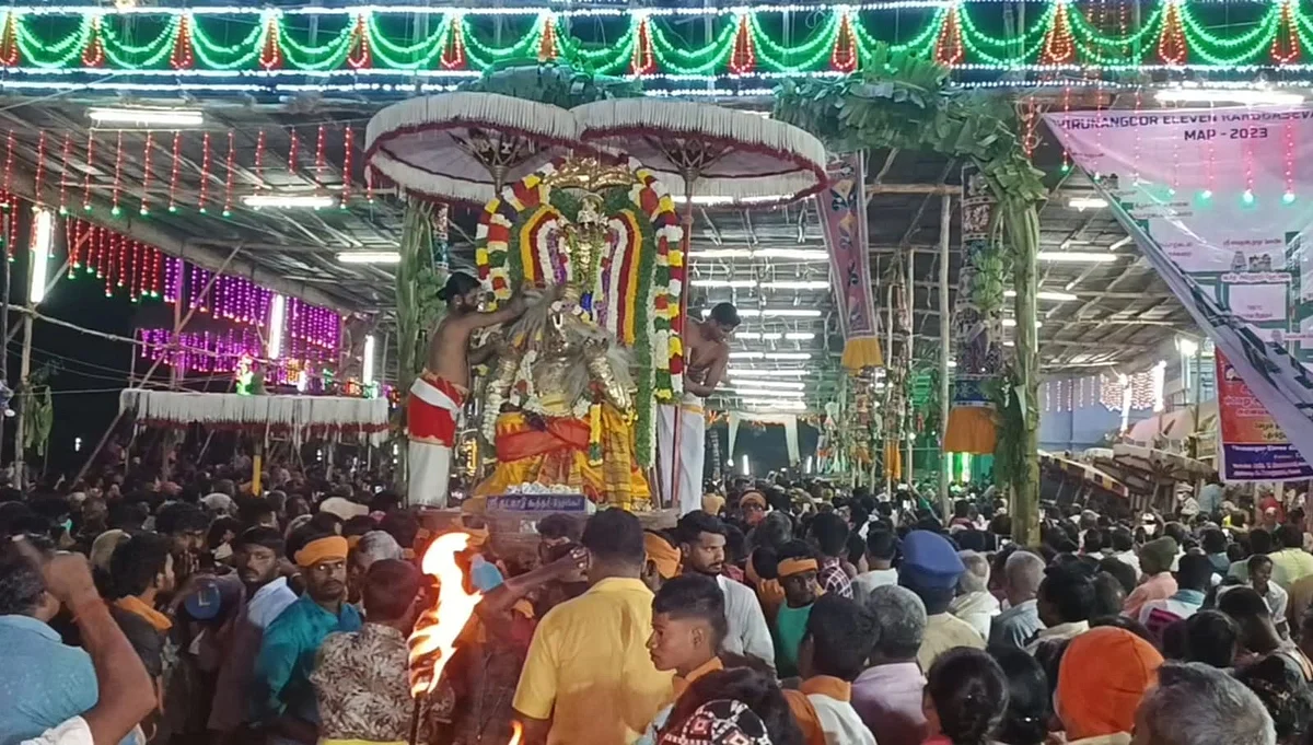 திருநாங்கூர் 11 கருட சேவை: பல்லாயிரக்கணக்கில் திரண்ட பக்தர்கள்