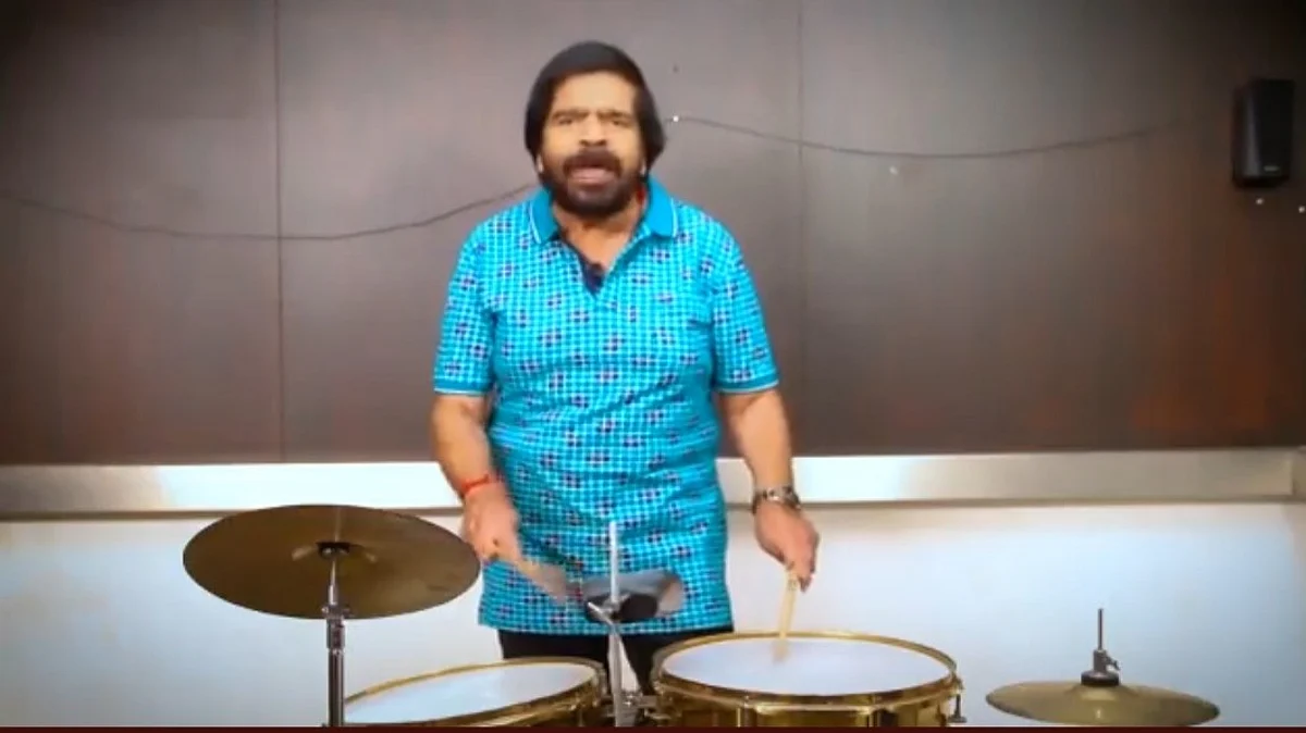 ‘ஞாயிறுக்கு அப்புறம் திங்கள்... தை பிறந்தால் பொங்கல்’ - இசையோடு பாடி ஆச்சர்யப்படுத்திய டி.ராஜேந்தர்!