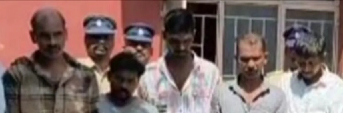 திண்டுக்கல்லில் கொள்ளையடித்துவிட்டு கேரளாவுக்கு ஓட்டம்: சொகுசு காருடன் சிக்கிய கும்பல்