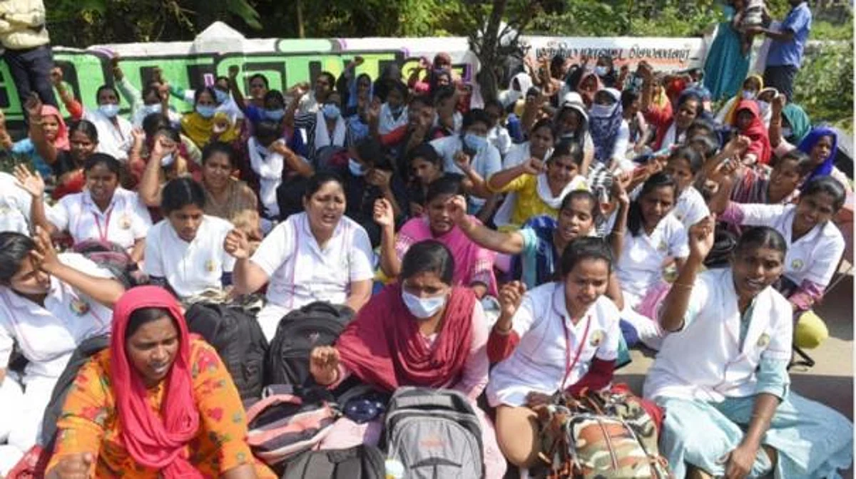 `கரோனா காலத்தில் கிடைத்த இடத்தில் தங்கிச் சாப்பிட்டுப் பணி செய்தார்கள்'- செவிலியர்களுக்காக குரல் கொடுக்கும் விஜயபாஸ்கர்