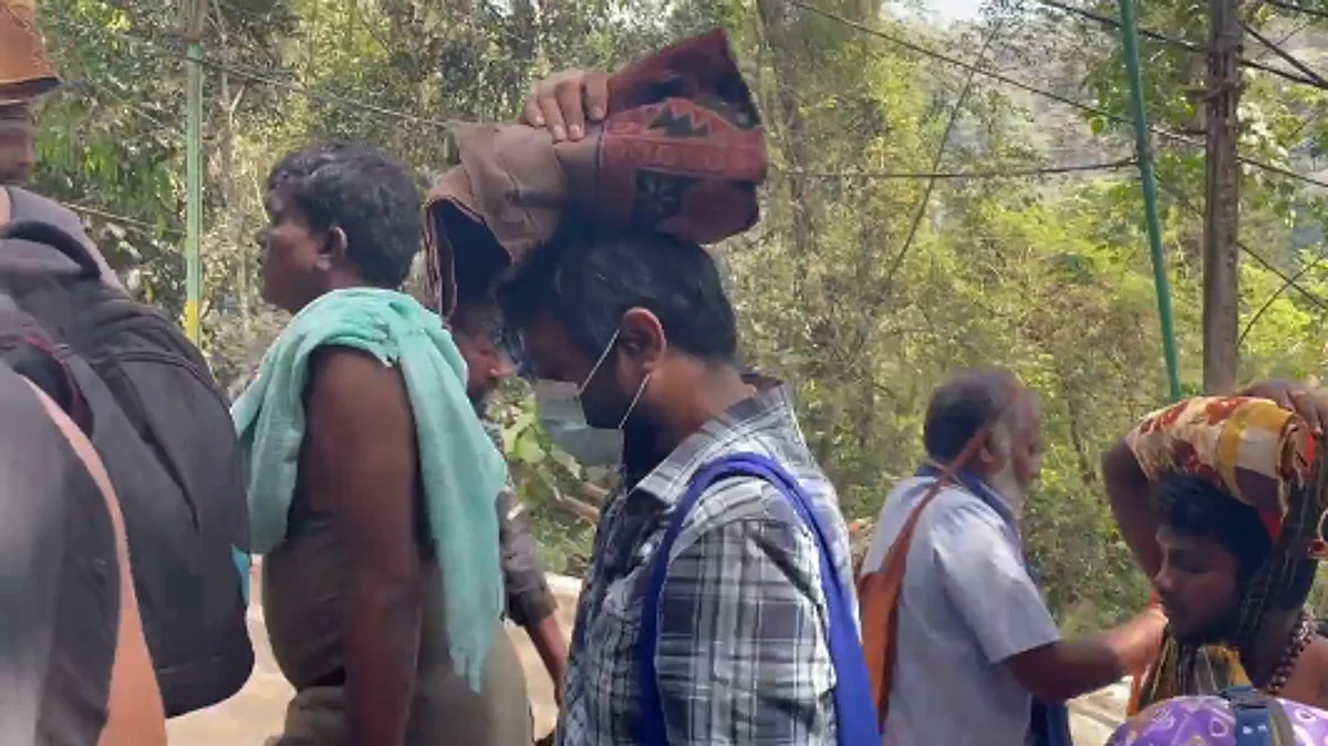 சபரிமலைக்கு யாத்திரை சென்ற 'துணிவு' இயக்குநர்!