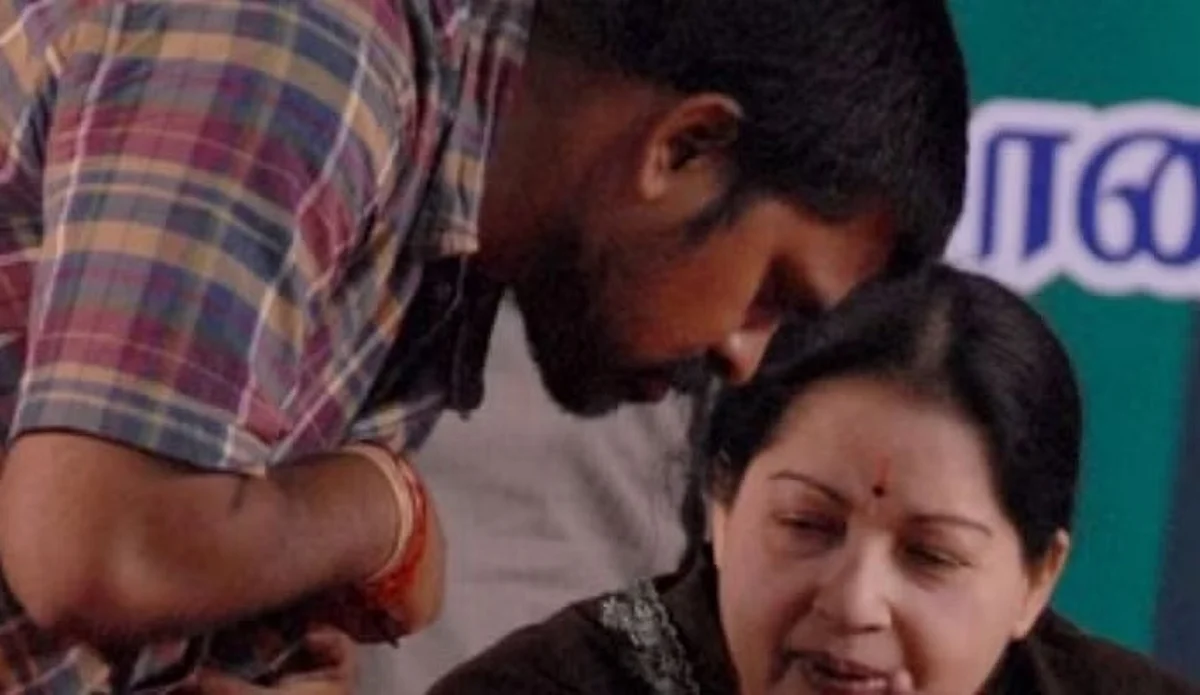 ஆதரவுக்காக இப்படி தேடி ஓடுகிறார்களே?- ஆதங்கத்தை வெளிப்படுத்திய ஜெயலலிதாவின் உதவியாளர்!