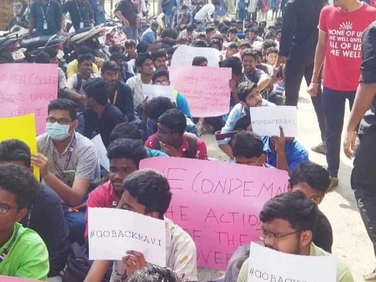 ஆளுநருக்கு எதிராக தொடரும் கல்லூரி மாணவர்களின் போராட்டம்!