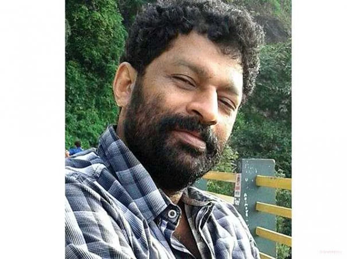 தாய்மையை ஏன் மறைக்க வேண்டும்?