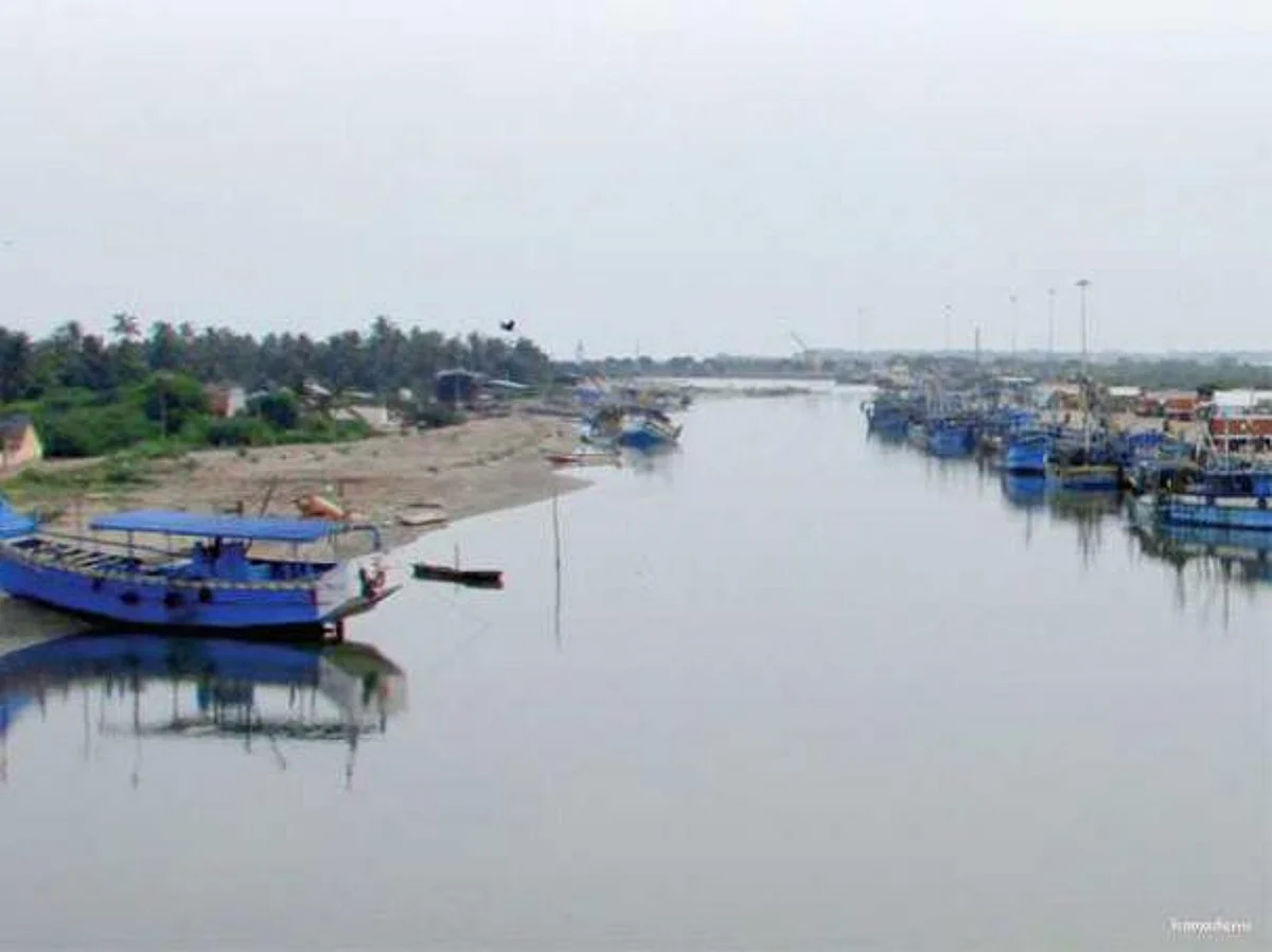 மழையோ வெயிலோ... சரக்கை மடக்கு!