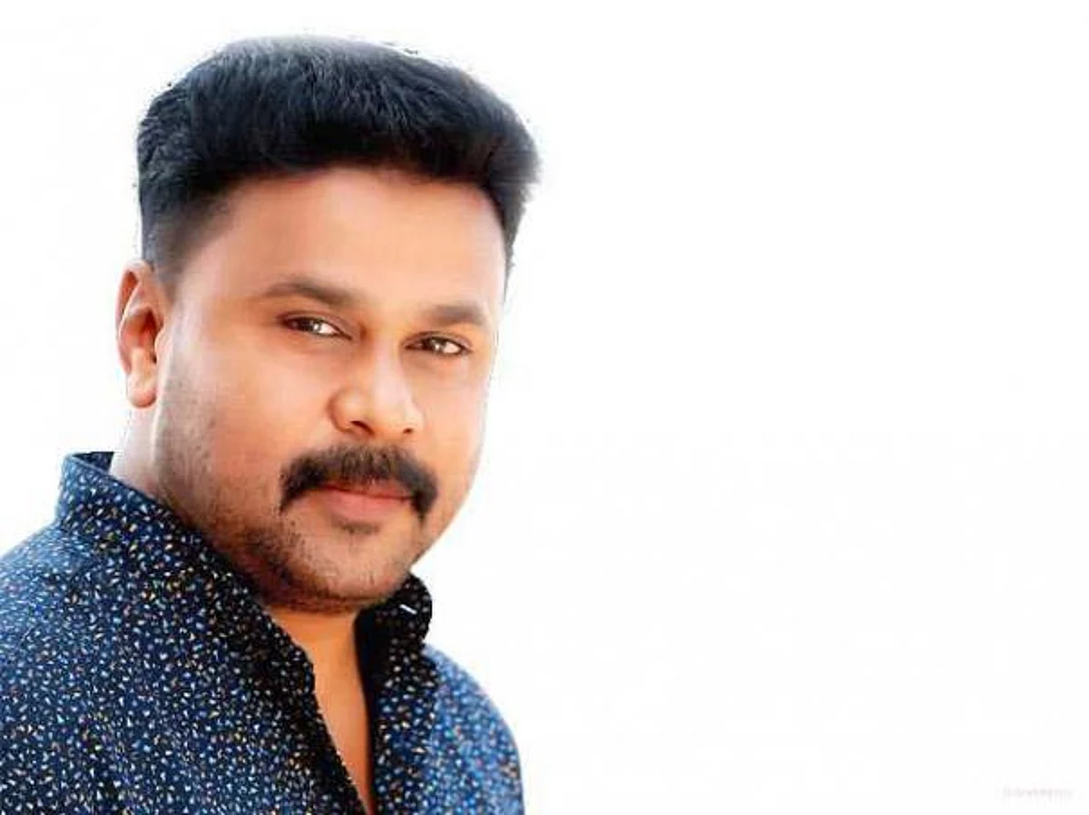 மீண்டும் சேர்க்கப்பட்ட திலீப்… வெளியேறிய நடிகைகள்!- நடிகைகளுக்கு எதிராகப் போகிறதா கேரள நடிகர்சங்கம்?
