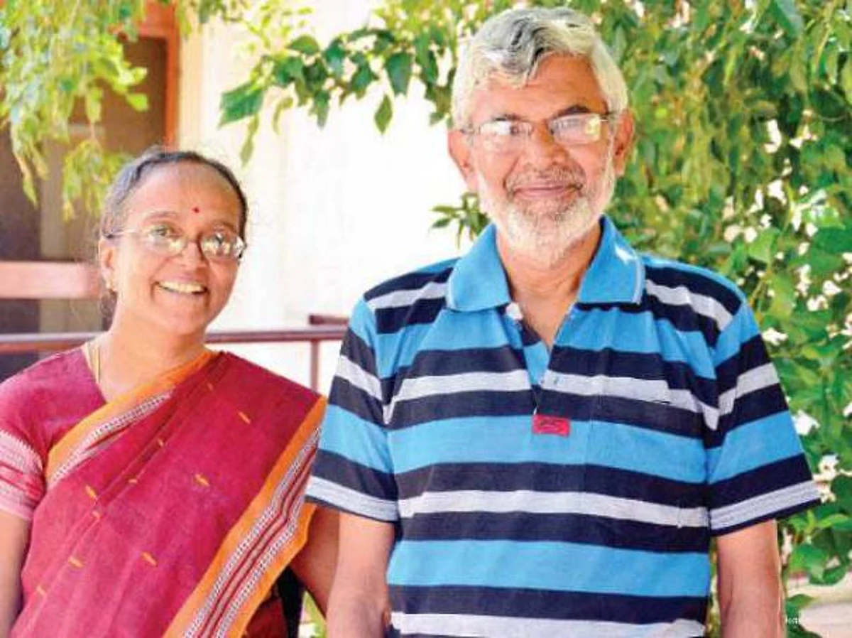 அன்பினால் சூழ்ந்தது எங்கள் உலகு...- சேவைக்காக வேலையைத் துறந்த தம்பதி!