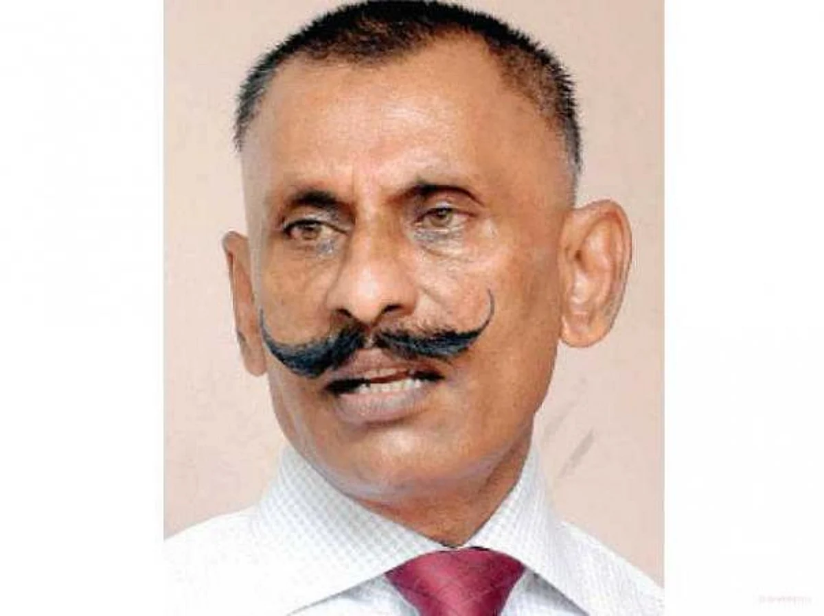 ஹாட் லீக்ஸ்: பொன்.மாணிக்கவேலா கொக்கா!
