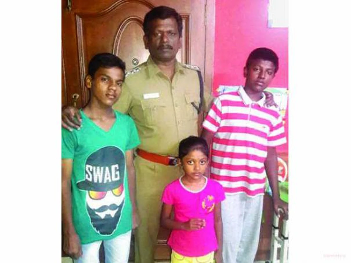 காக்கிக்குள் கசிந்த ஈரம்