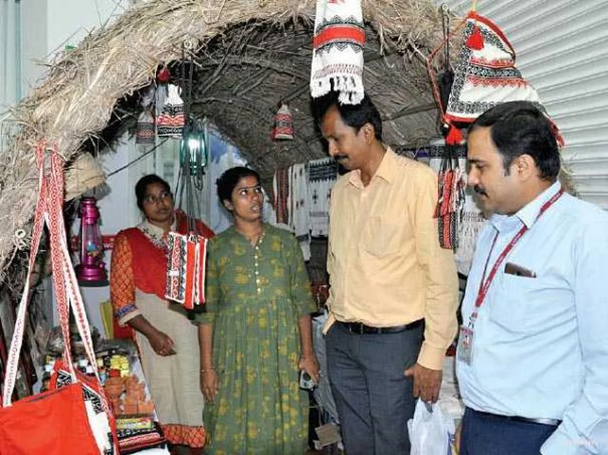 வங்கிக்குள் ஒரு ஆரோக்கிய ஷாப்பிங்!