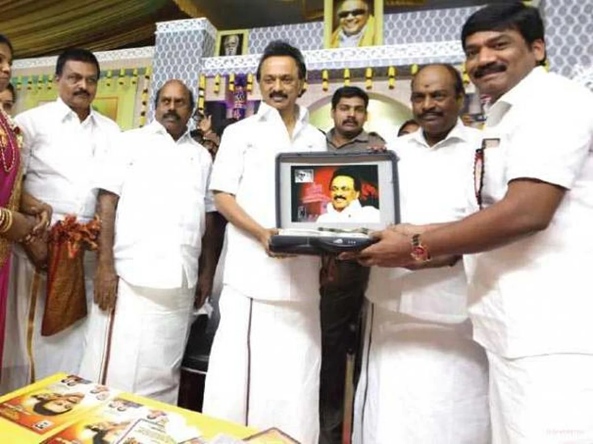 தலைவர் வழியில் தளபதி!