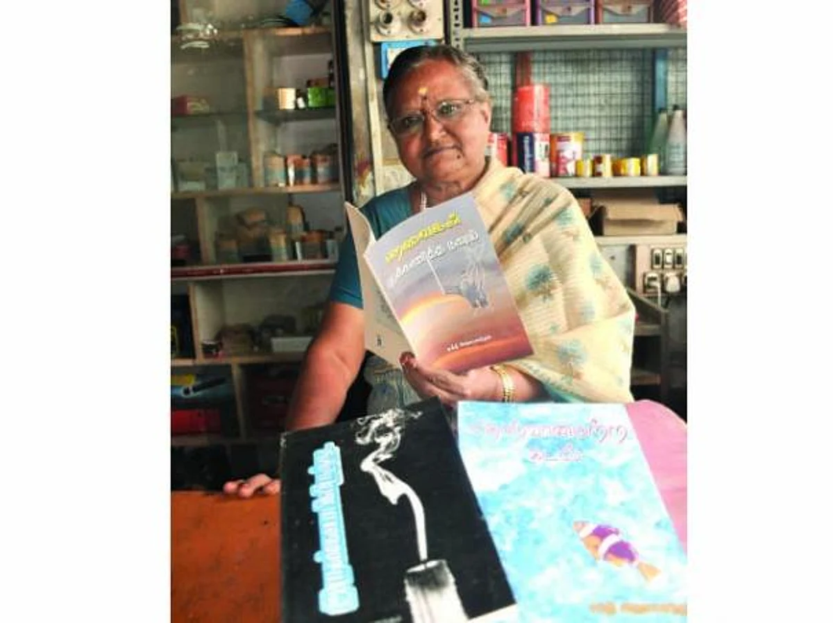 எலெக்ட்ரிகல் கடையில் இலக்கியப் பெண்மணி!