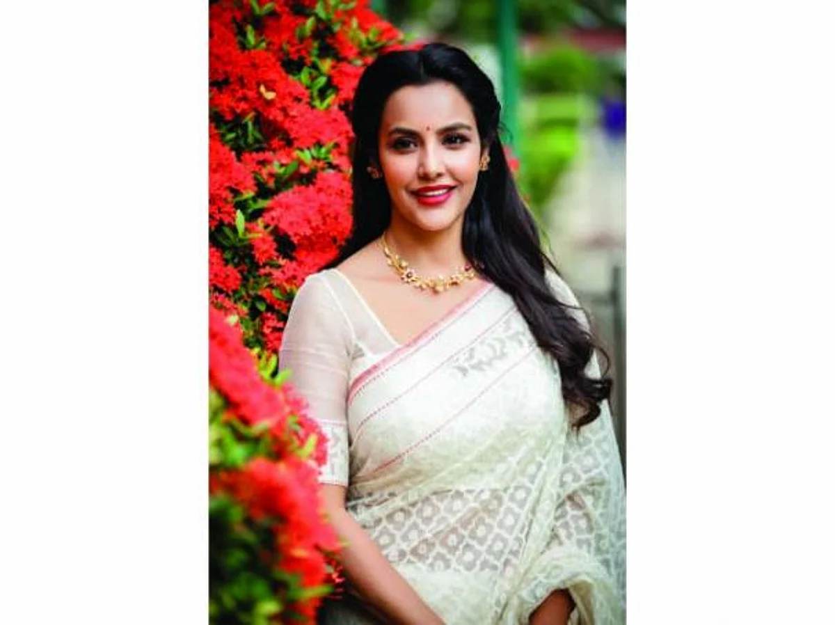 பெண் மையப் படமென்றால் நயன்தாரா மட்டும்தானா?- ப்ரியா ஆனந்த் சுளீர் கேள்வி
