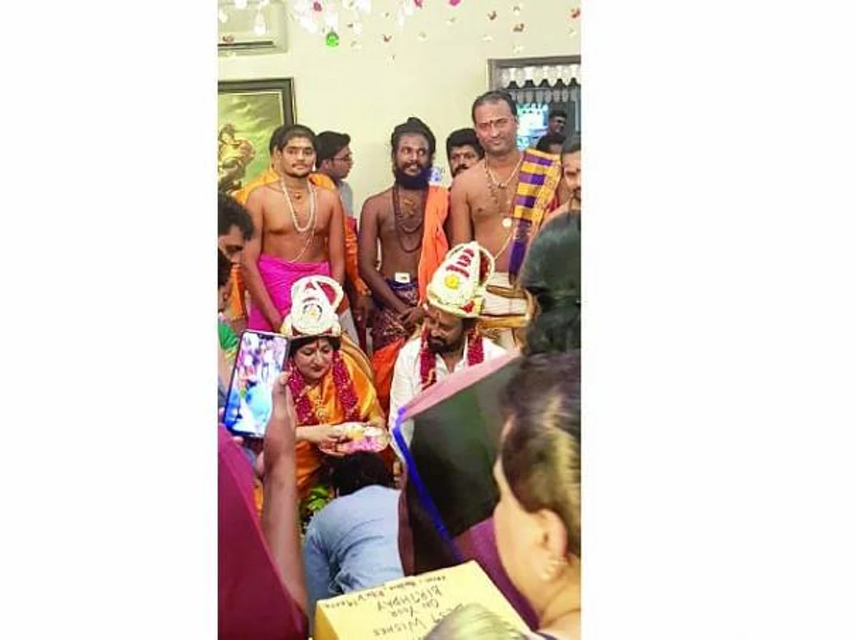 ஹாட் லீக்ஸ்- நானும் கார்பென்டர்தான் கண்ணா!
