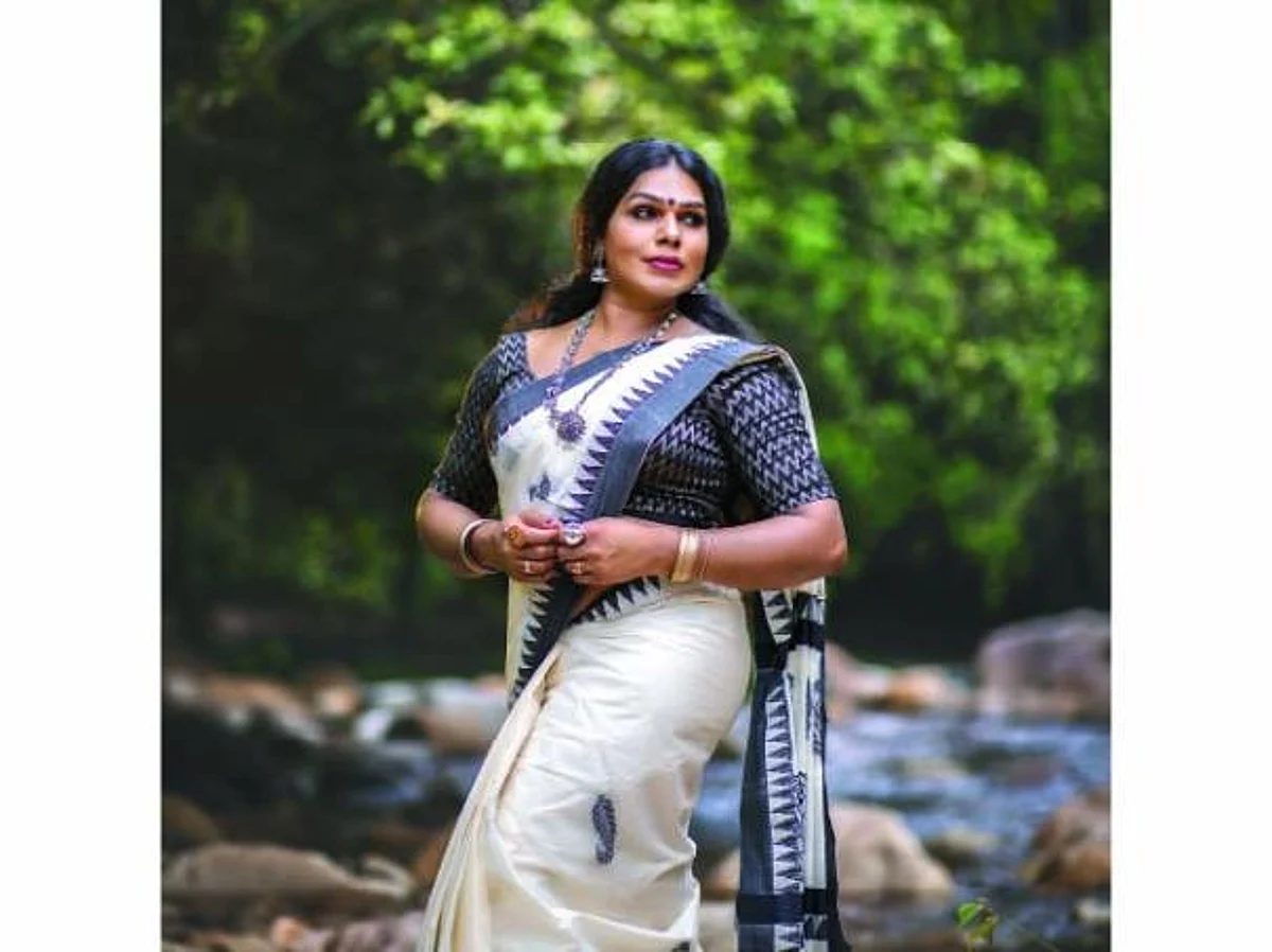 நான் கடந்து வந்த பாதை!- ஒப்பனையால் உயரம் தொட்ட திருநங்கை