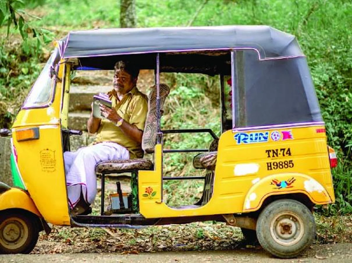 நானும் ஒரு எழுத்தாளர் தான்!- ஆட்டோ ஓட்டுநர் முபீதா நாசர்