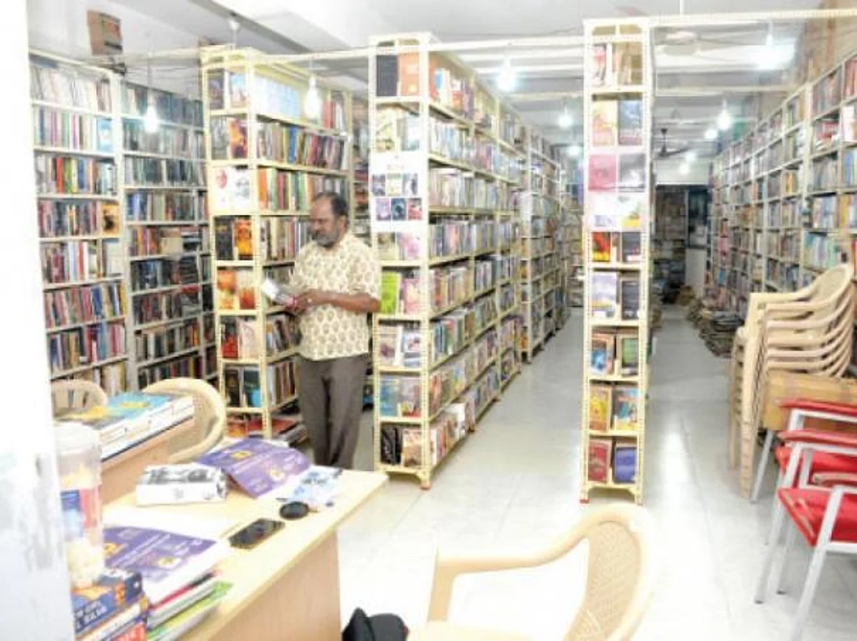 இப்ப ஹிட் கொடுக்கும் எழுத்தாளர்களே இல்லை!- வருத்தம் பகிரும் ‘லெண்டிங் லைப்ரரி’ தியாகு