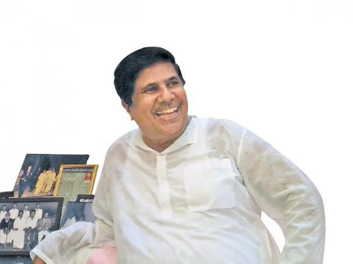 ரஜினியின் நேர்மை சந்தேகத்திற்குரியது!- பரபரப்பைக் கிளப்பும் மு.நாகநாதன்