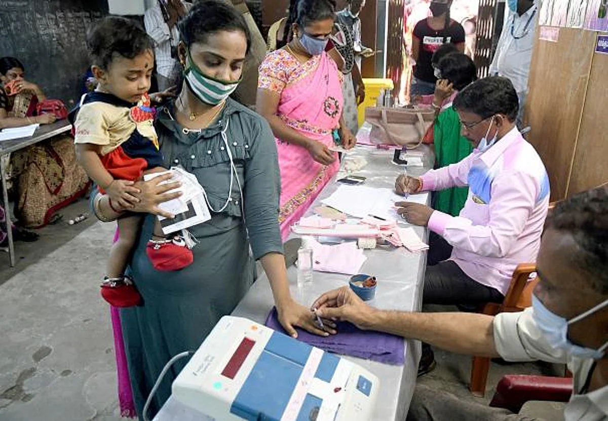 தமிழகத்தில் எப்படி நடந்தது தேர்தல்... திராவிட சுப.வீயும் பாஜக நாராயணனும் ஒப்பிடுகிறார்கள்