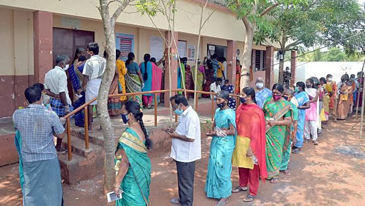 ‘மாண்புமிகு வாக்காளர்கள்’- கடல் கடந்து வந்து கடமையாற்றியவர்களுக்கு ஒரு சல்யூட்!