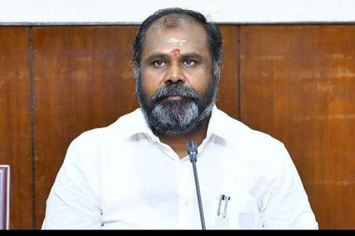 ஹாட் லீக்ஸ்: அரசுக்கு எதிராகப் போராடத் தயாராகும் அமைச்சர்!
