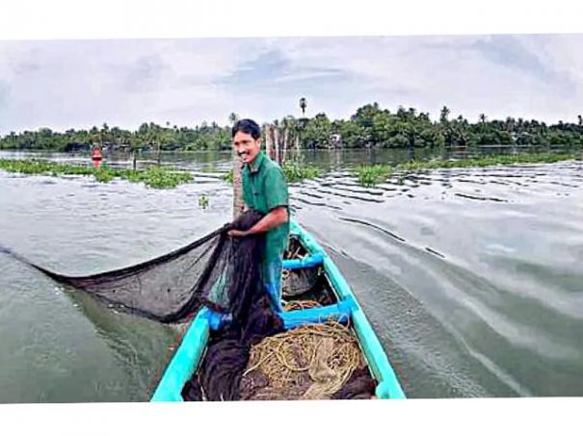 முனைவர் பட்டம்பெற்ற தங்கப்பன் மகன்!- மீனவ இளைஞனின் தன்னம்பிக்கைப் பயணம்