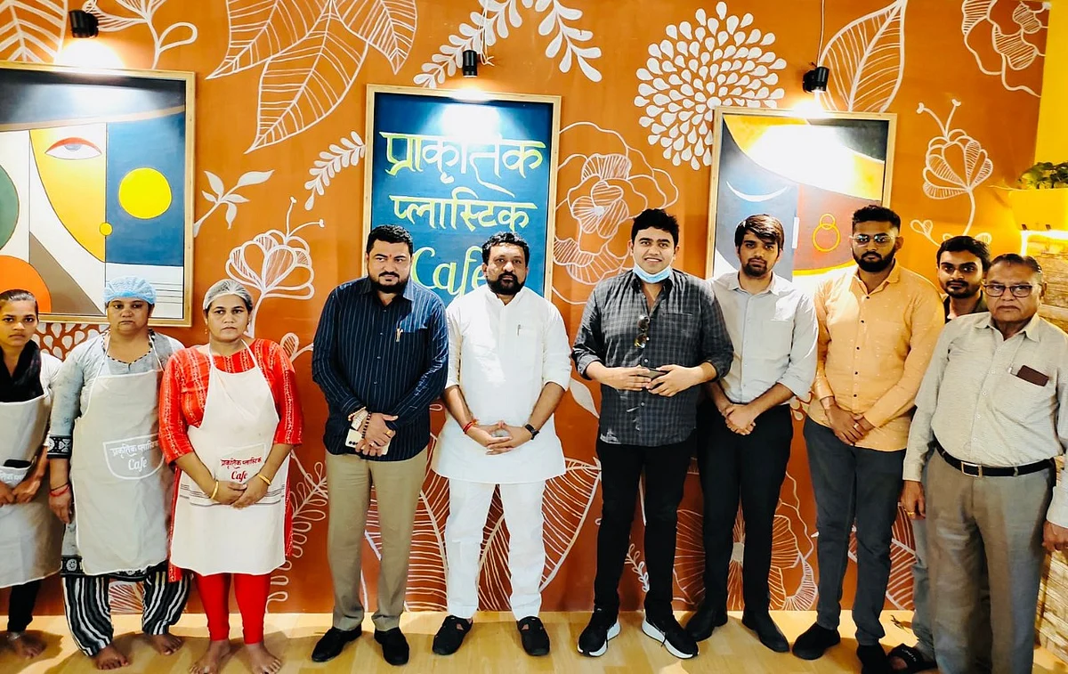प्राकृतिक प्लास्टिक कैफ़े - जूनागढ़, गुजरात
