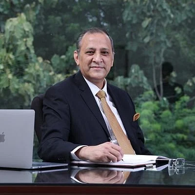 Dr Alok Dhawan