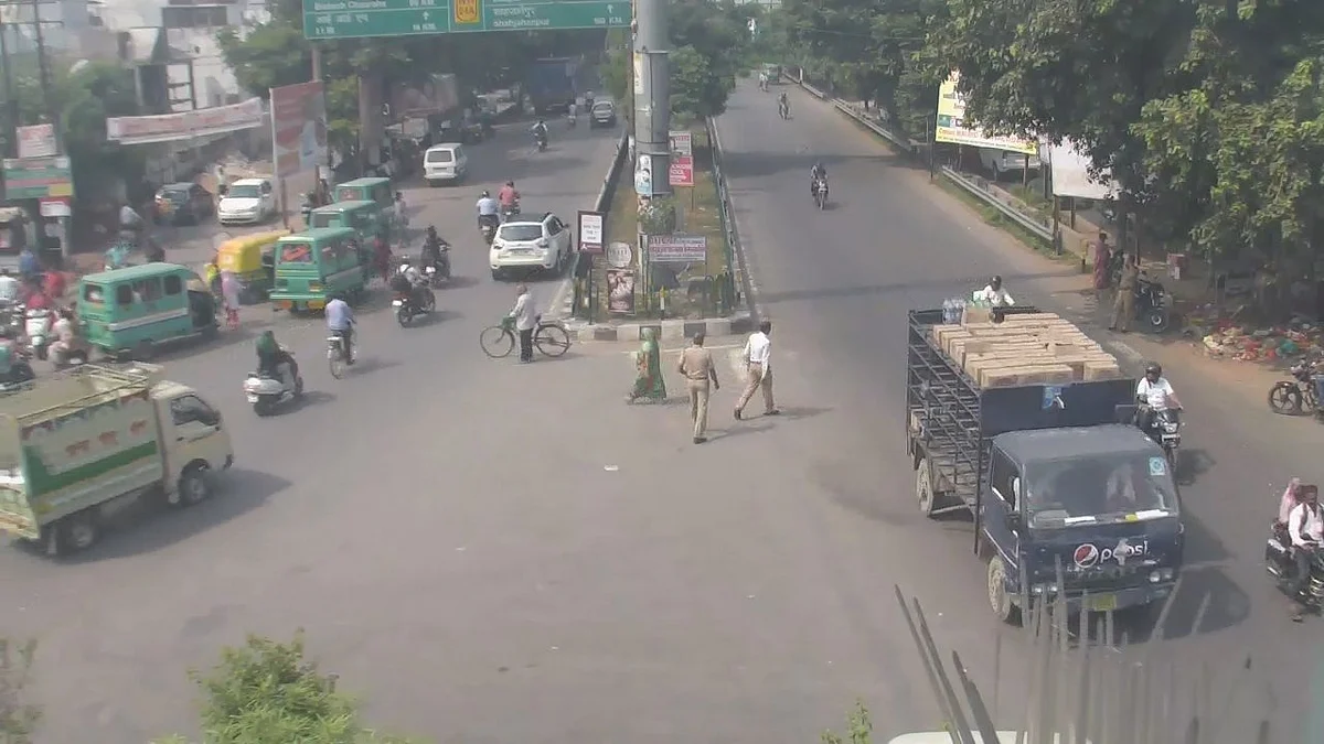 मुंशीपुलिया चौराहे से पॉलिटेक्निक चौराहे