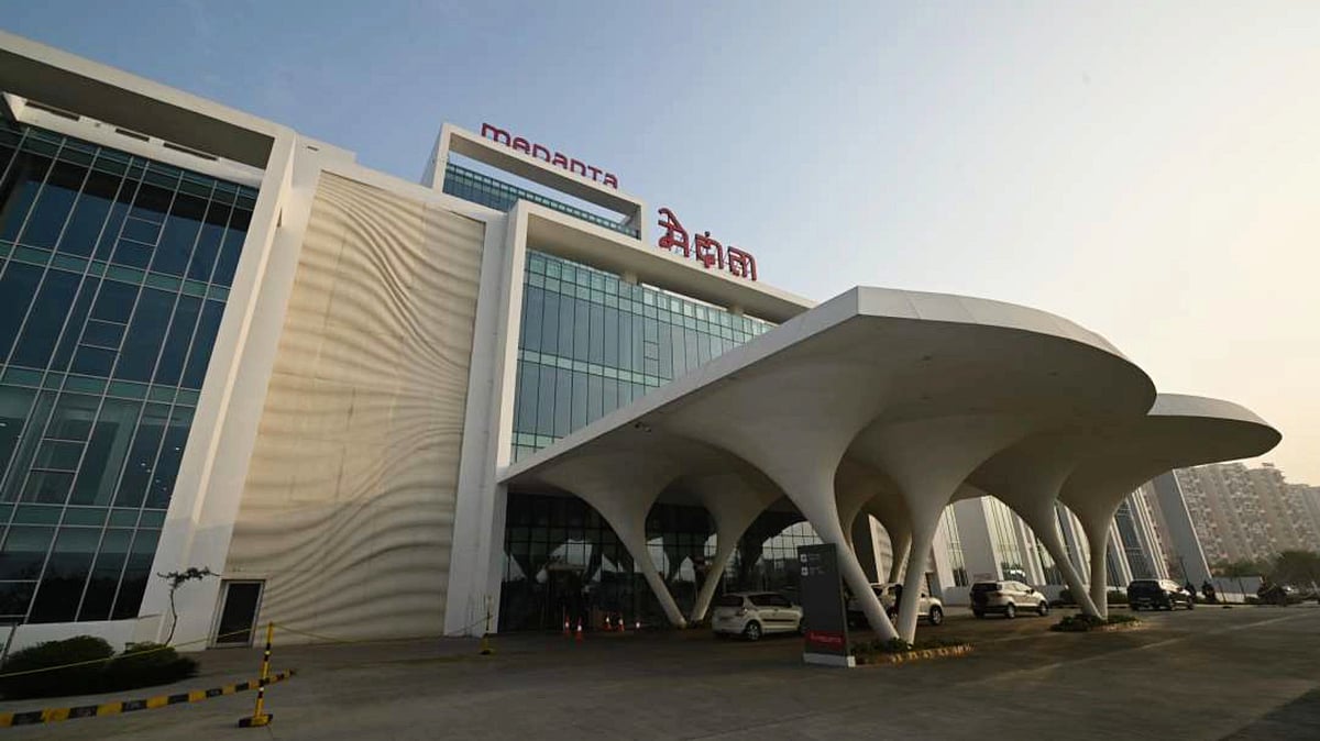 With holistic healthcare services & cutting-edge tech, Medanta Lucknow is a modern medical hub