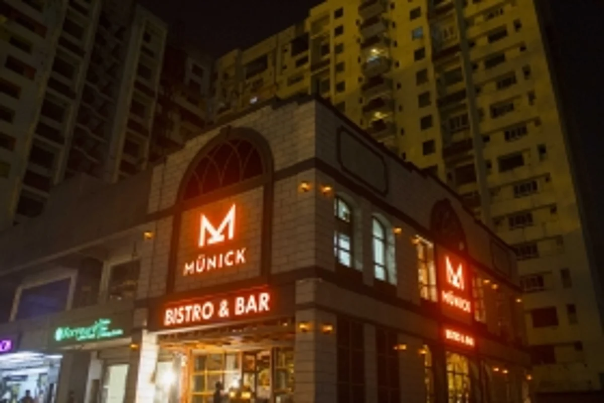 Get Unlimited SHOTS on the house & relish food combos at Lucknow’s Munick Bistro and Bar!