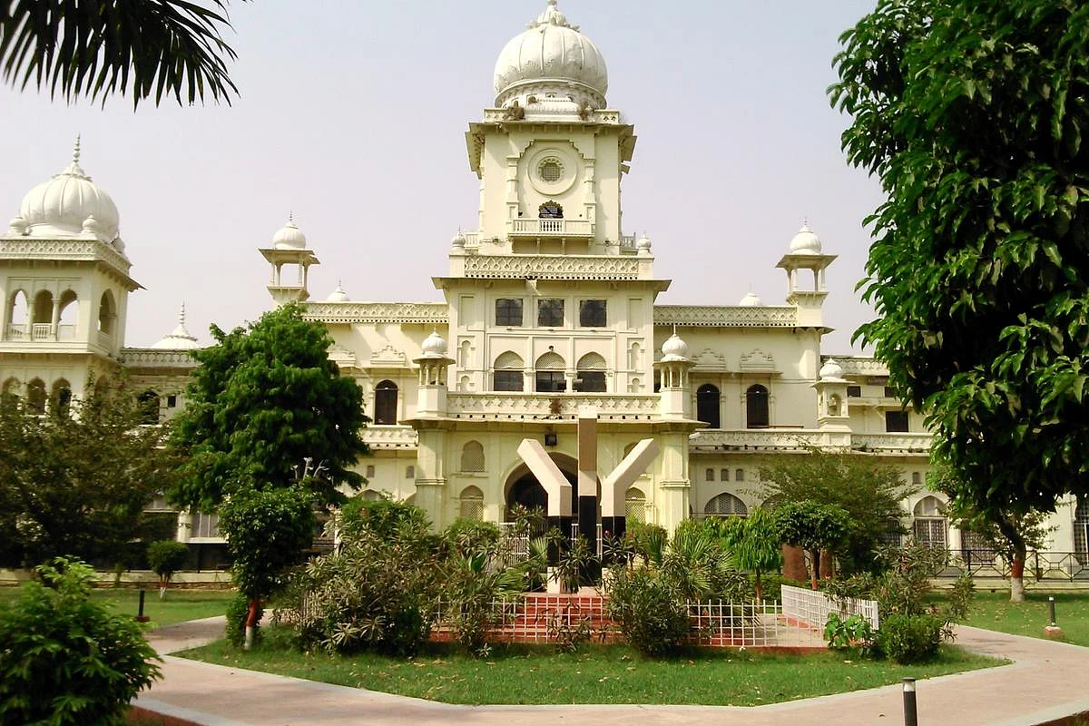 COVID grips colleges in Lucknow: Hostels vacated, exams deferred as many students test positive