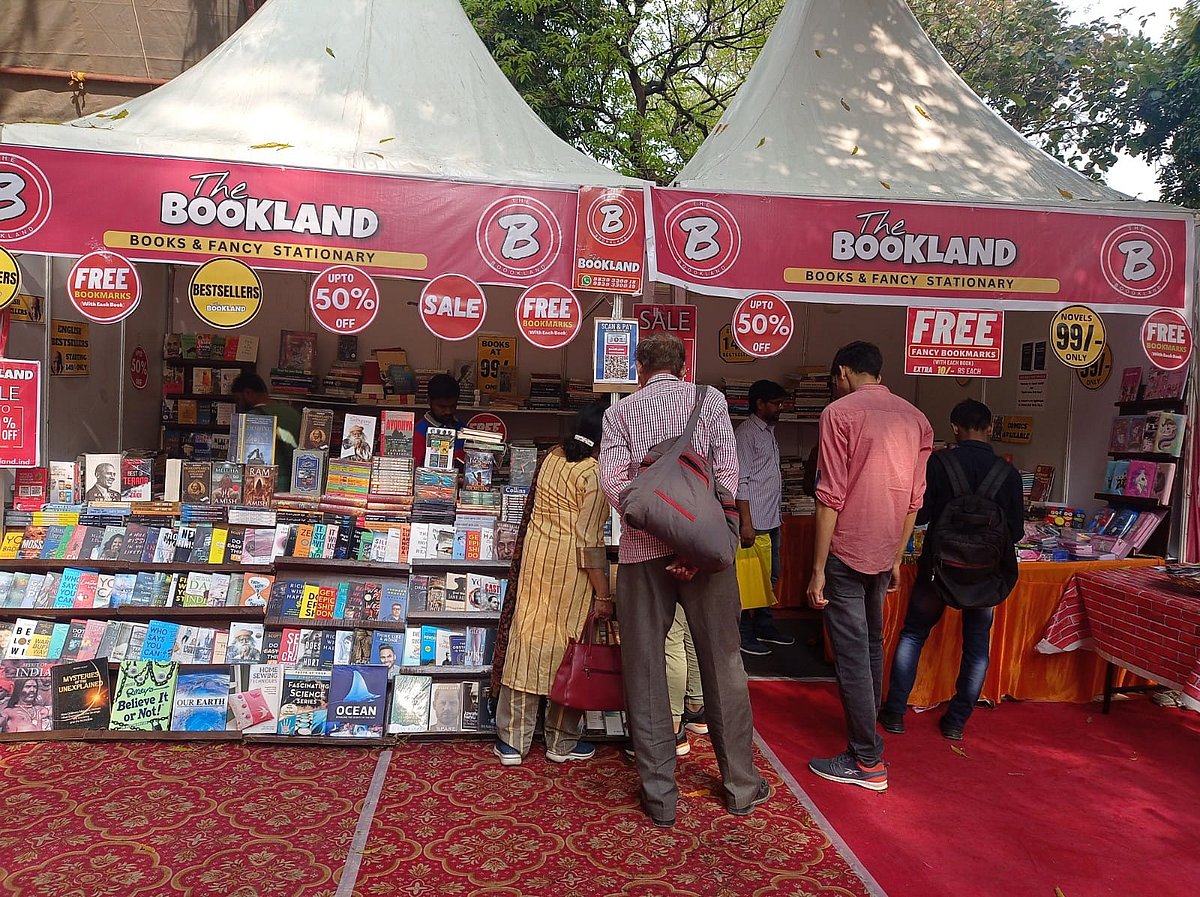 Bibliophiles! Have you visited the Lucknow book fair yet? If not, here