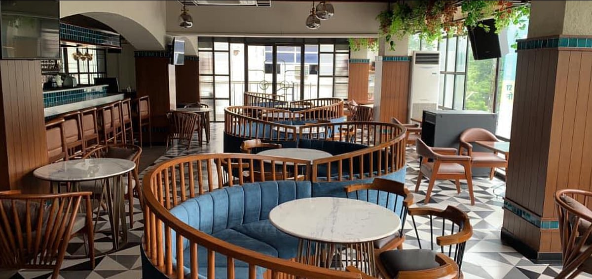 beer cafe biggie in lucknow