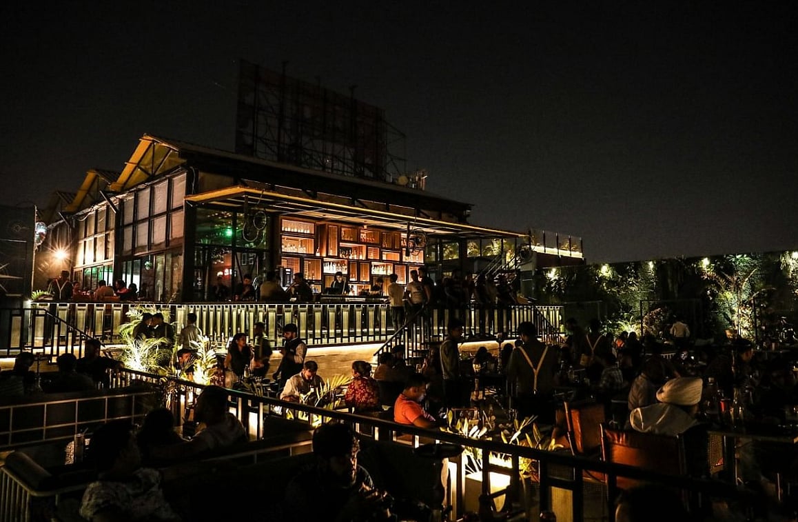 molecule pub lucknow