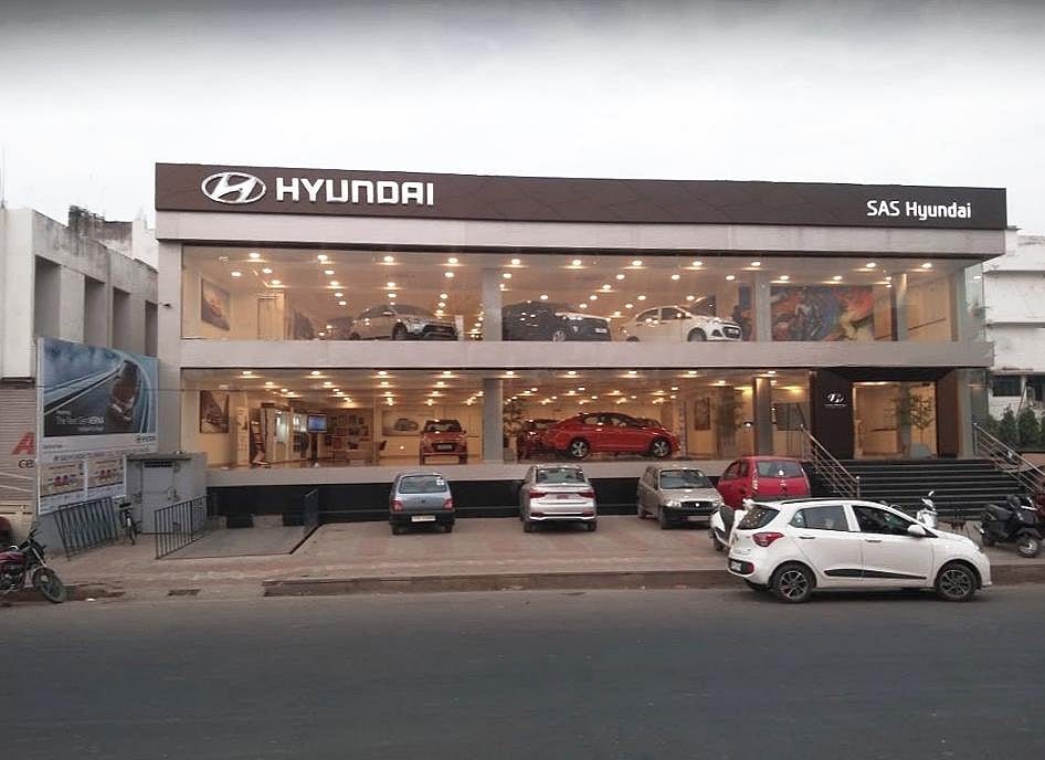car showrooms in lucknow