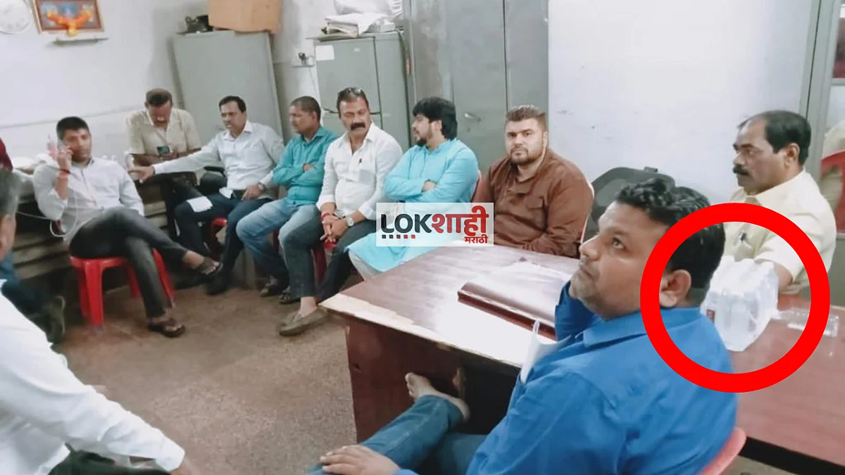 कार्यकर्त्यांसाठी पोलिसांनी खास पॅकेज्ड वॉटरची केलेली सोय