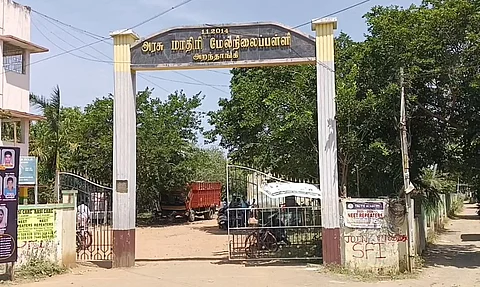 35 சதவீதம் மட்டுமே தேர்ச்சி காட்டிய பள்ளி.. அதிரடி உத்தரவிட்ட கல்வி துறை.. பணியிட மாற்றம் செய்யப்பட்ட ஏழு ஆசிரியர்கள்! 
