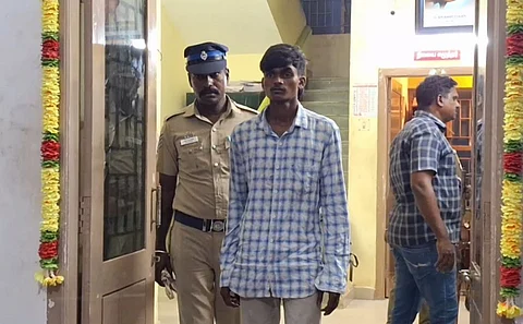 “19 வயது இளைஞருடன் காட்டுக்குள் சென்ற திருநங்கை” - தனிமையில் இருக்க வாங்கிய 200 ரூபாய்..இச்சை தீராததால் நடந்த கொலை!