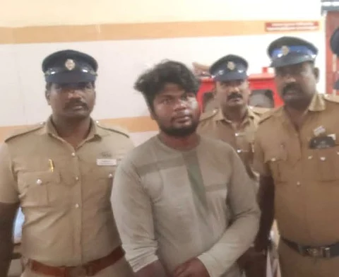 “பெண் குளிப்பதை வீடியோ எடுத்த இளைஞர்” - ஜன்னல் கண்ணாடியில் கவனித்த பெண்..  விசாரணையில் போலீசாரிடம் காதலிப்பதாக வாக்குமூலம்!