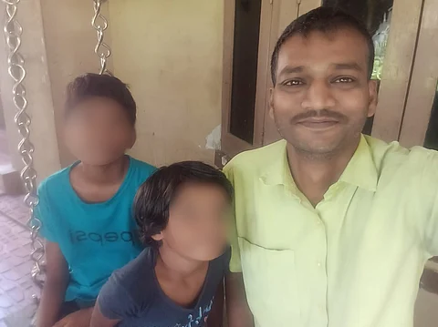 “நாங்களும் அப்பா கூட சேர்ந்து சாமிக்கிட்ட போறோம்” - கணவனை விட்டு பிரிந்து சென்ற மனைவி.. இரண்டு குழந்தைகளுடன் தந்தை தற்கொலை!