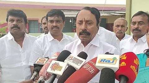 “வெளியில் சென்றவர்களை ஒன்றிணைக்க வேண்டும்” - இல்லாவிட்டால் நாங்கள் செய்வோம்.. எடப்பாடிக்கு செக் வைத்த செங்கோட்டையன்!